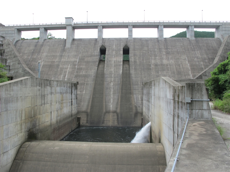 切目川ダム（和歌山県日高町）の写真画像