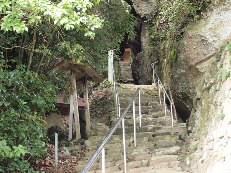 秋葉神社（和歌山県田辺市）と押分岩の写真画像集