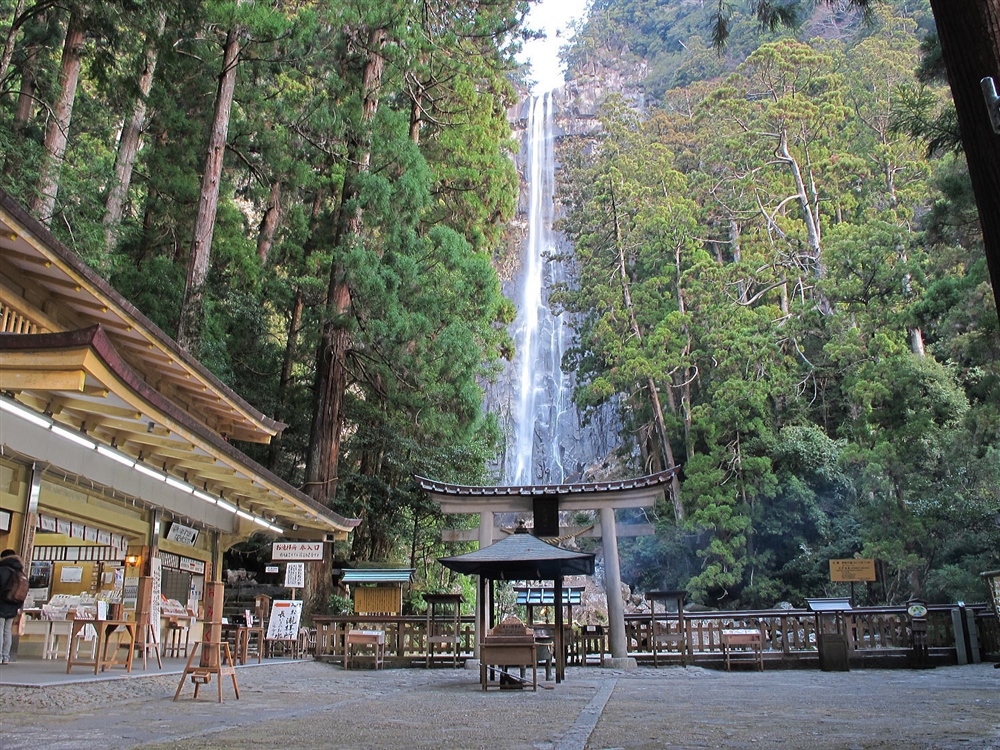 世界遺産　飛瀧神社境内と那智の滝