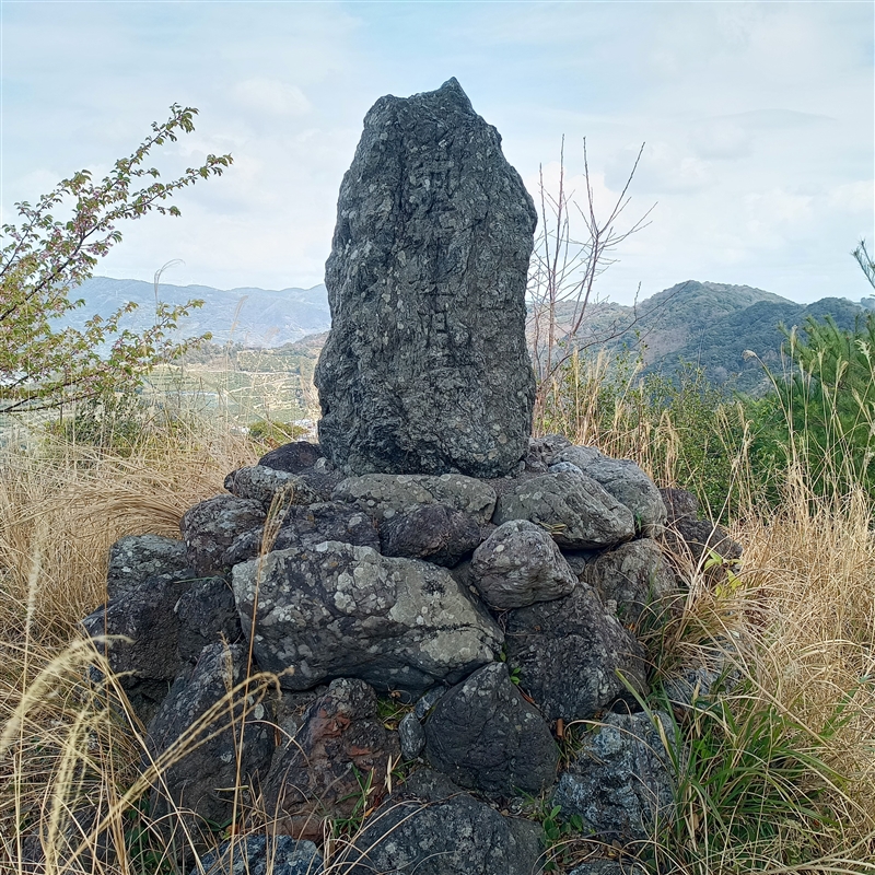 須佐神社元宮跡地の石碑
