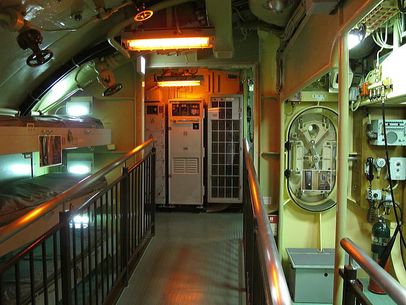 潜水艦「あきしお」内部-通路