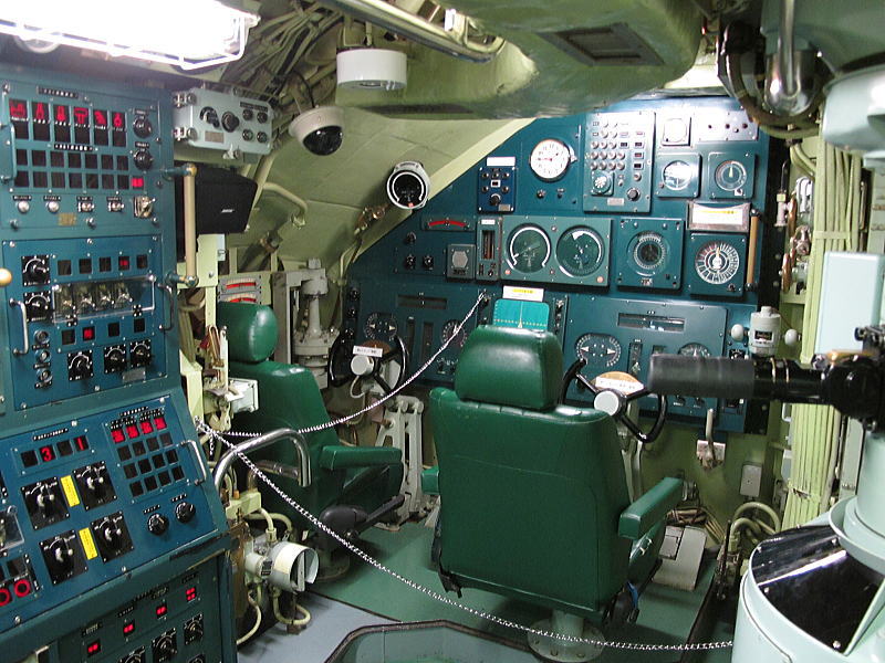 潜水艦「あきしお」内部-操舵室